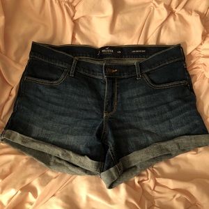 Hollister Low Rise Midi Shorts